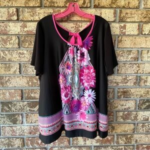 New Directions Woman Top Size 2X Floral Bow Beauty! Pink & Black Excellent!